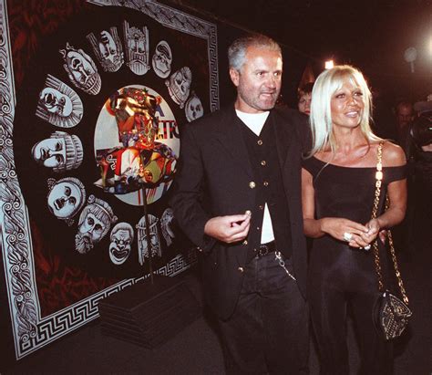 omicidio versace fatti|20 anni fa l’omicidio di Gianni Versace: la tragica fine del grande .